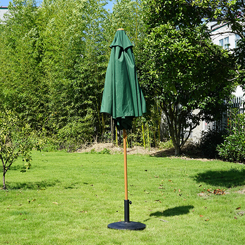 Push up otwarty parasol ogrodowy jak drewniane wykończenie GP1909